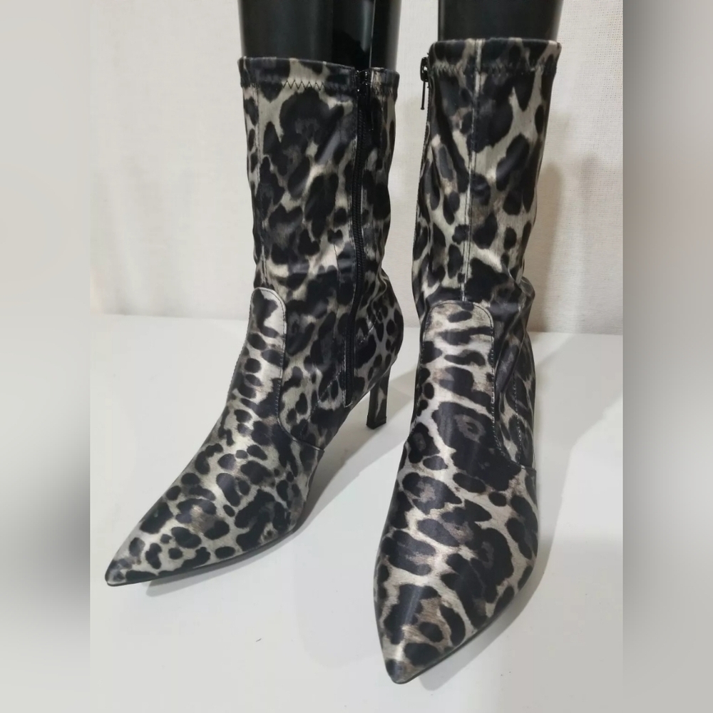 Olivia Miller Leopard Print Boots -‎ Size 7